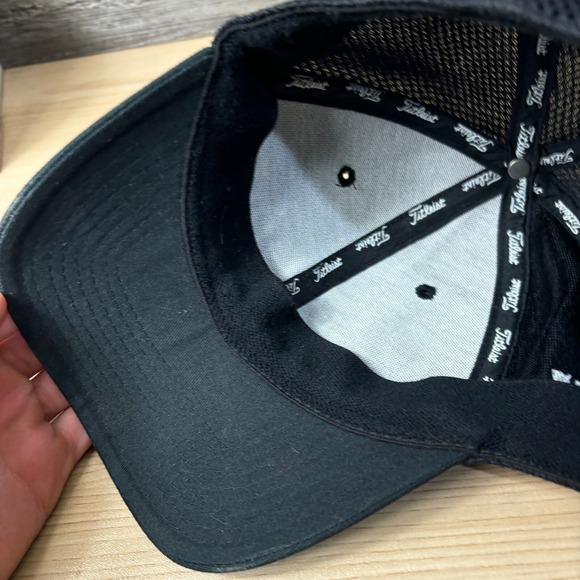 Titleist Hat Cap Fitted L/XL Black Pro V1 Tour Patch Golf Golfing Performance - Picture 9 of 11
